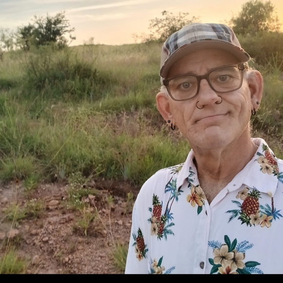 Meet your Posher, Shane Posting Soon,little Bit Of Everything - Picture 1 of 11